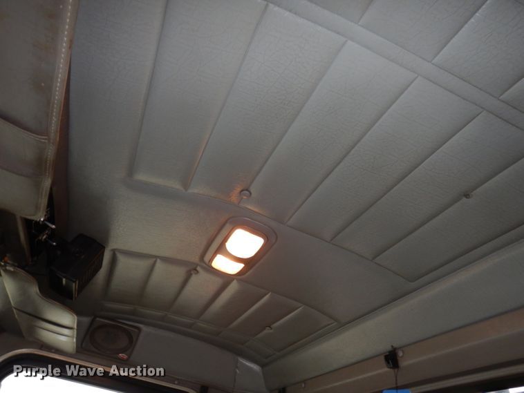 image for item JK9434 2007 Peterbilt 335  hook lift truck