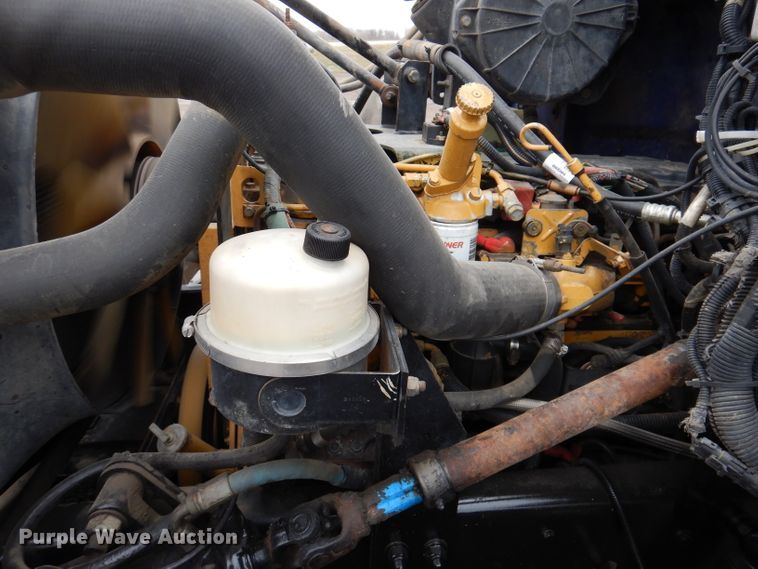 image for item JK9434 2007 Peterbilt 335  hook lift truck