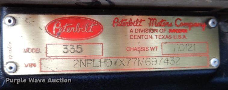 image for item JK9434 2007 Peterbilt 335  hook lift truck