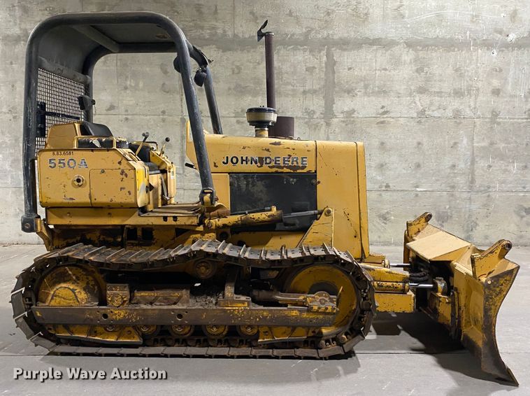 image for item JL9034 1984 John Deere 550A  dozer