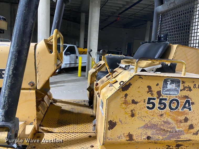 image for item JL9034 1984 John Deere 550A  dozer