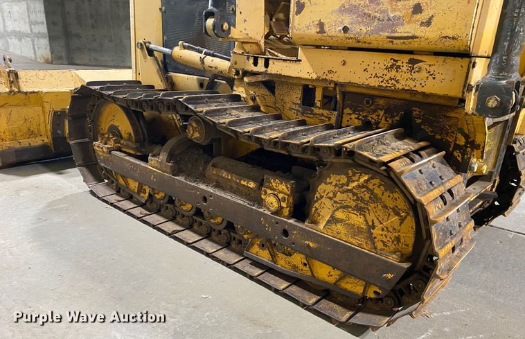 image for item JL9034 1984 John Deere 550A  dozer