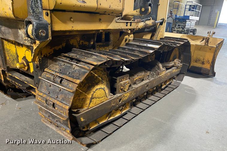 image for item JL9034 1984 John Deere 550A  dozer