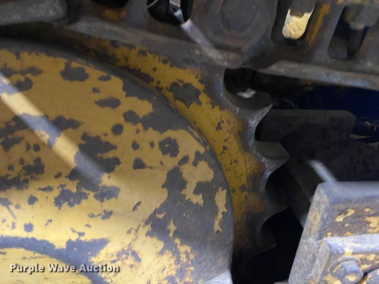 image for item JL9034 1984 John Deere 550A  dozer