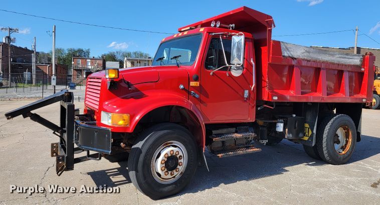 image for item JL9625 1992 International 4900  dump truck