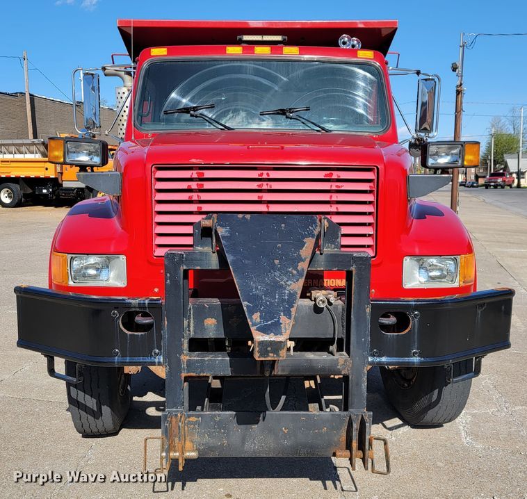 image for item JL9625 1992 International 4900  dump truck