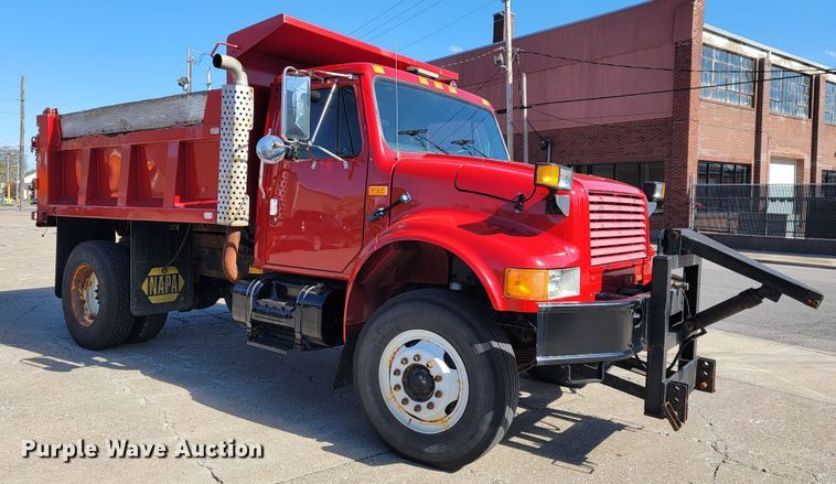 image for item JL9625 1992 International 4900  dump truck