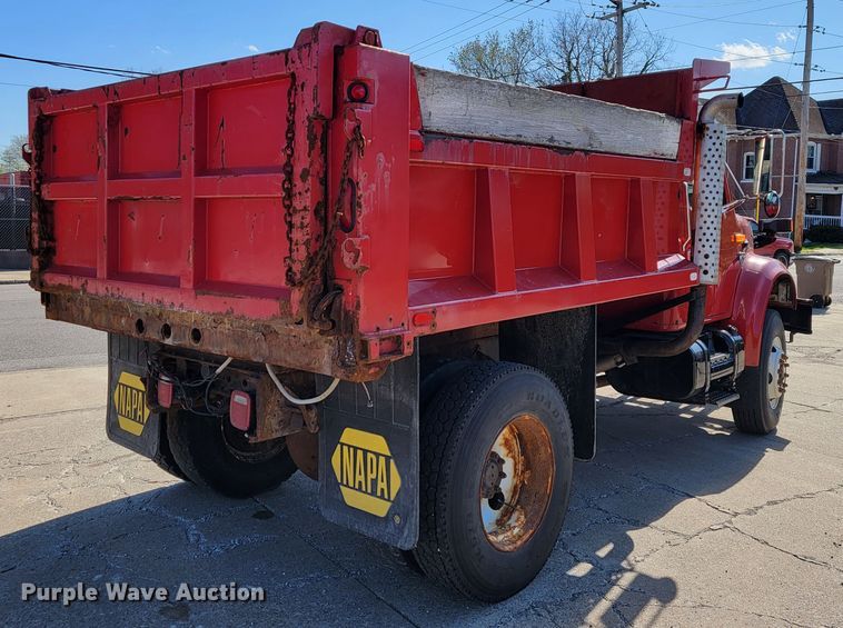 image for item JL9625 1992 International 4900  dump truck