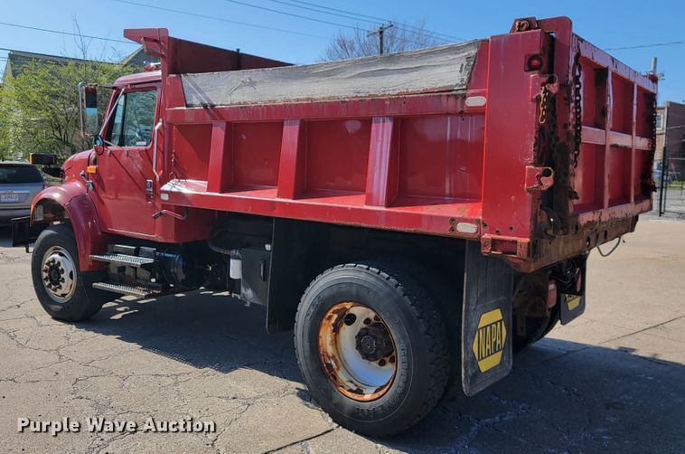 image for item JL9625 1992 International 4900  dump truck