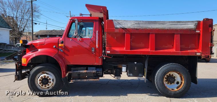 image for item JL9625 1992 International 4900  dump truck