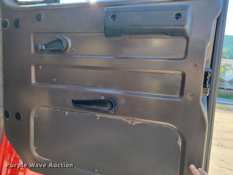 image for item JL9625 1992 International 4900  dump truck