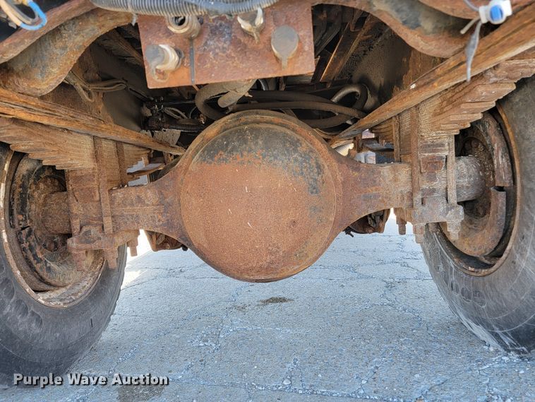 image for item JL9625 1992 International 4900  dump truck