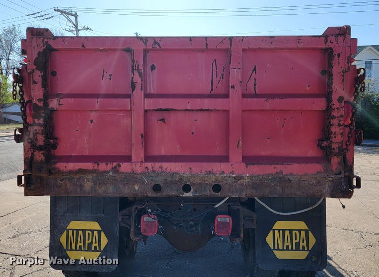 image for item JL9625 1992 International 4900  dump truck
