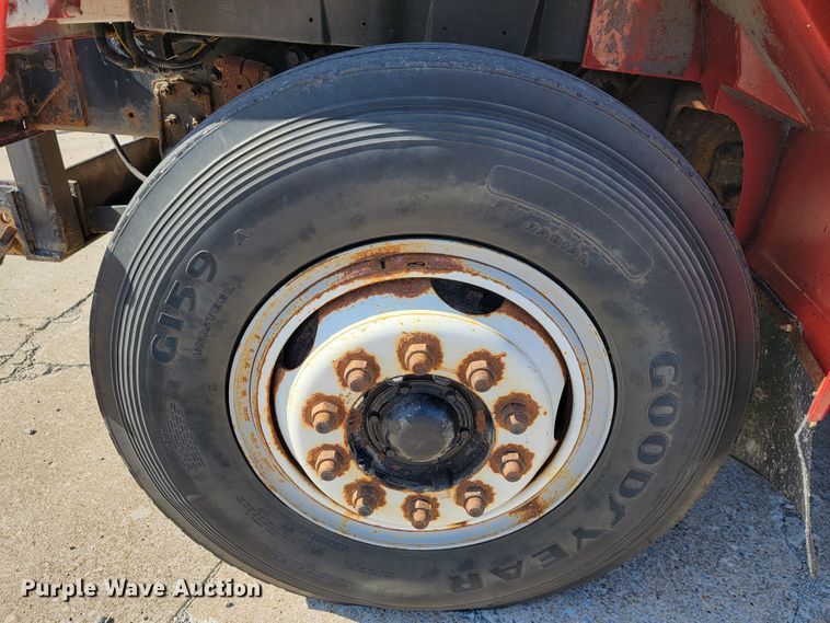 image for item JL9625 1992 International 4900  dump truck