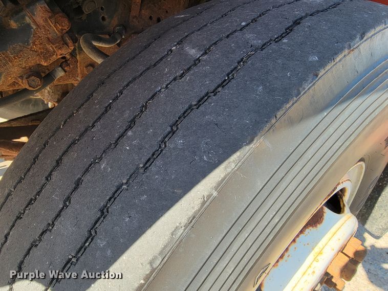 image for item JL9625 1992 International 4900  dump truck