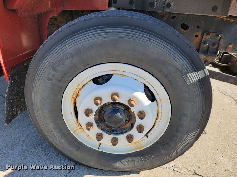 image for item JL9625 1992 International 4900  dump truck