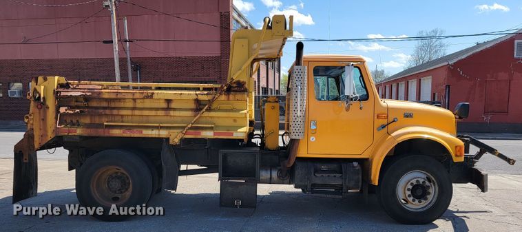 image for item JL9626 2000 International 4900  dump truck