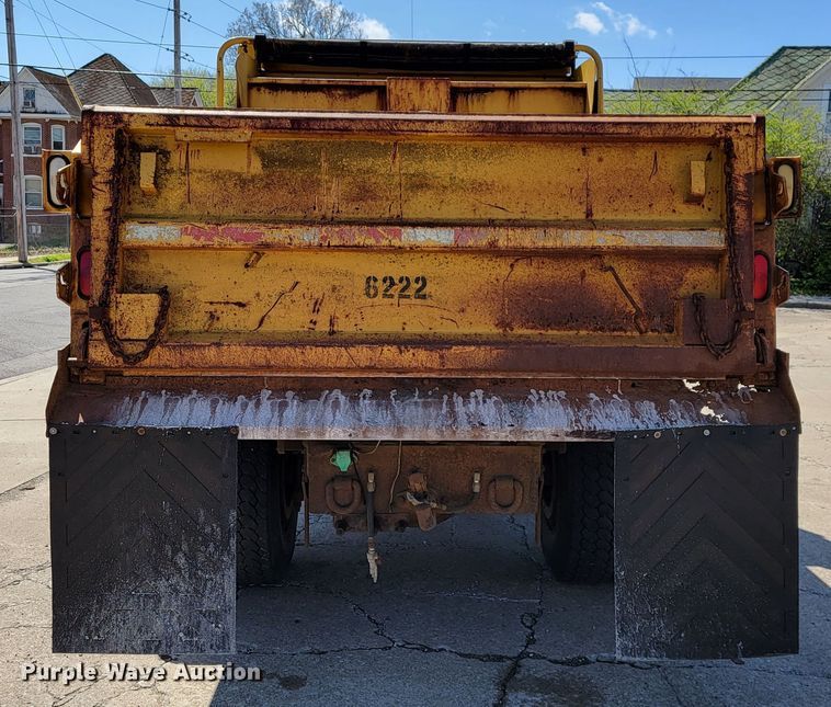 image for item JL9626 2000 International 4900  dump truck