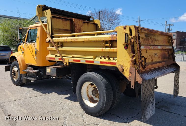 image for item JL9626 2000 International 4900  dump truck