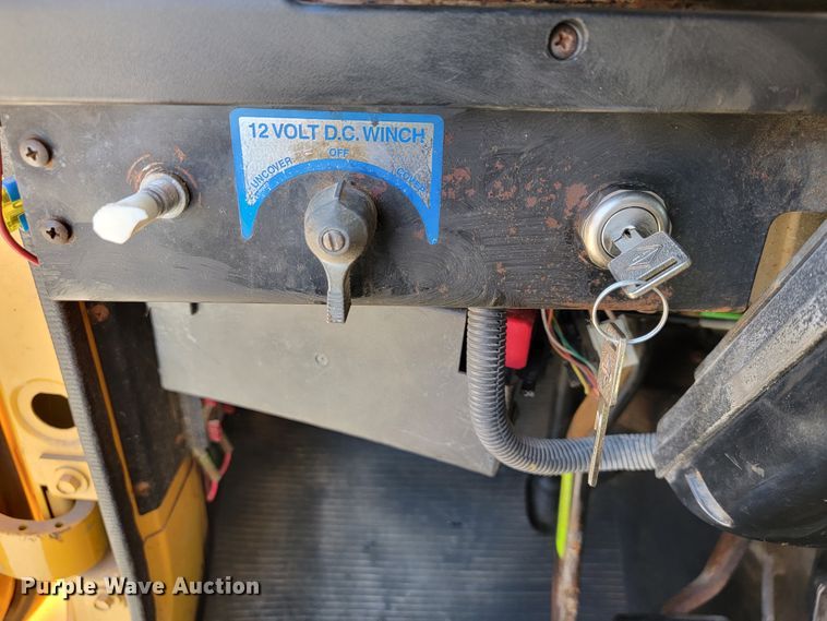 image for item JL9626 2000 International 4900  dump truck