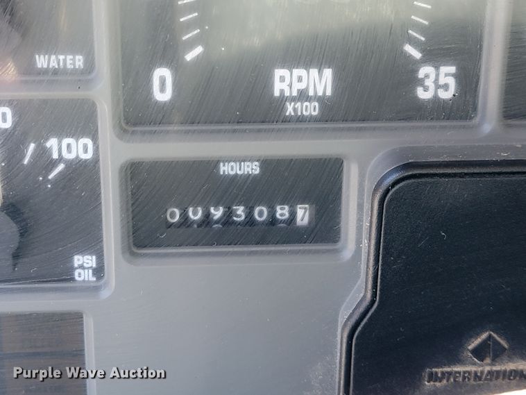 image for item JL9626 2000 International 4900  dump truck