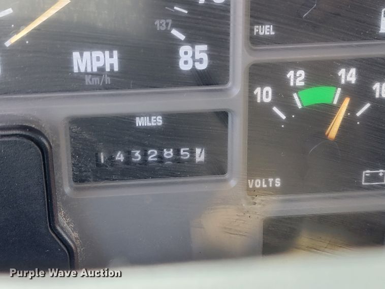 image for item JL9626 2000 International 4900  dump truck