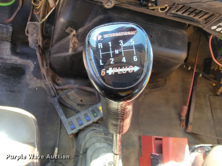 image for item JL9626 2000 International 4900  dump truck