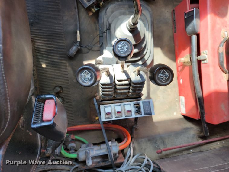 image for item JL9626 2000 International 4900  dump truck