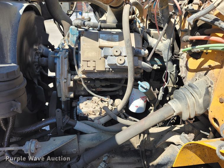 image for item JL9626 2000 International 4900  dump truck