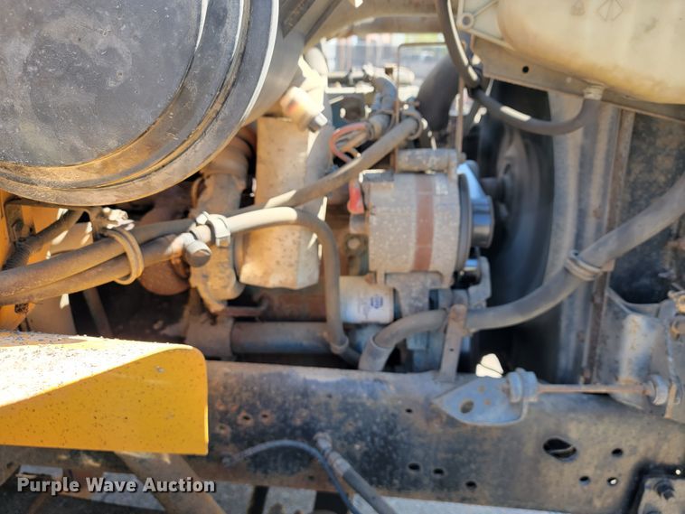 image for item JL9626 2000 International 4900  dump truck