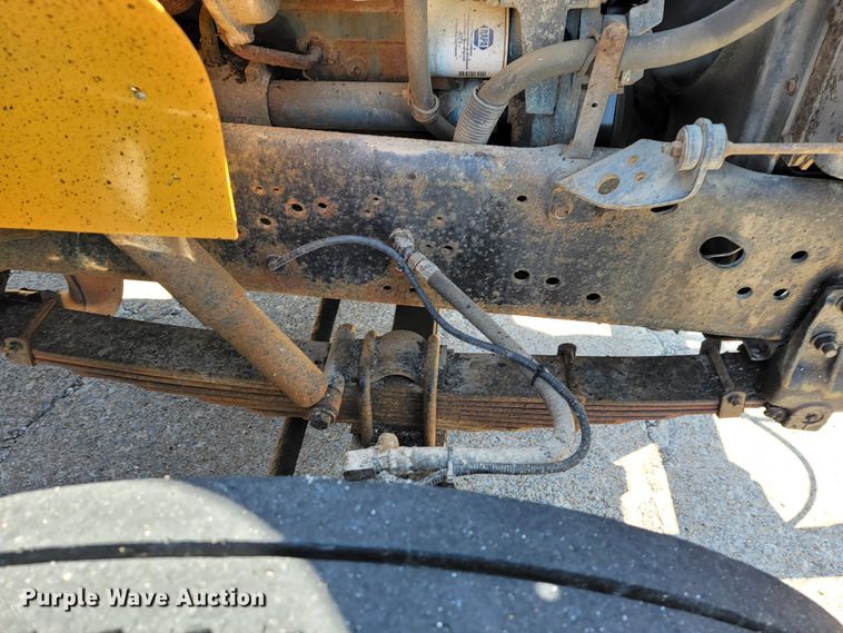 image for item JL9626 2000 International 4900  dump truck