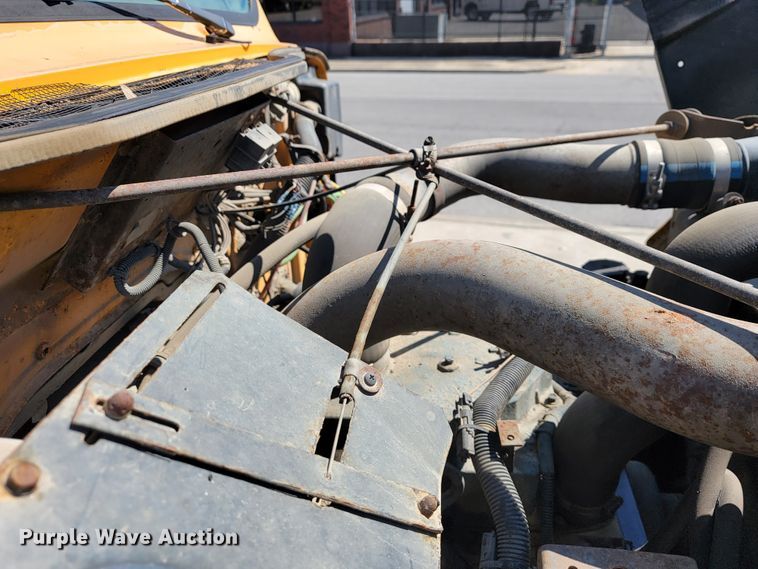 image for item JL9626 2000 International 4900  dump truck