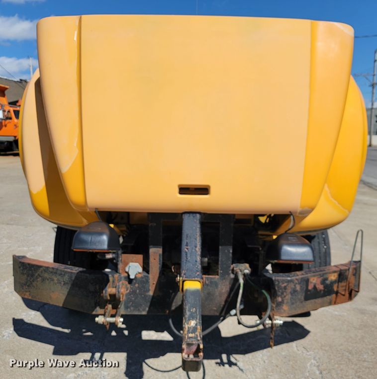 image for item JL9626 2000 International 4900  dump truck