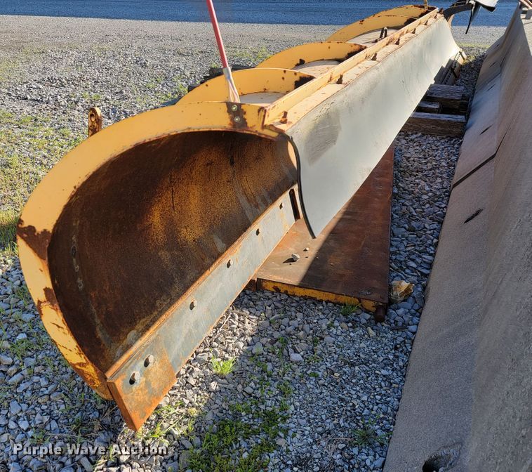 image for item JL9626 2000 International 4900  dump truck