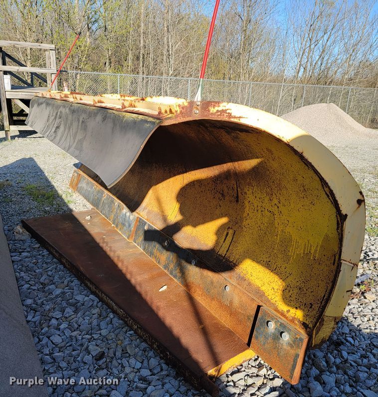 image for item JL9626 2000 International 4900  dump truck