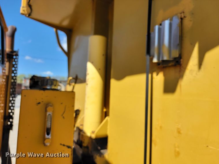 image for item JL9626 2000 International 4900  dump truck