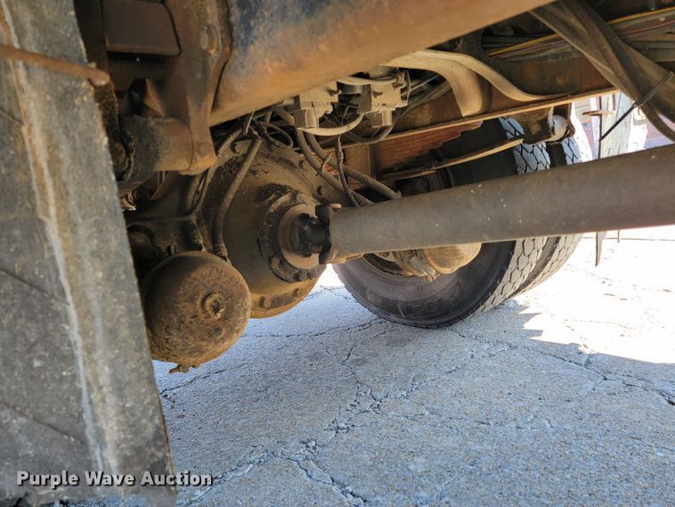 image for item JL9626 2000 International 4900  dump truck