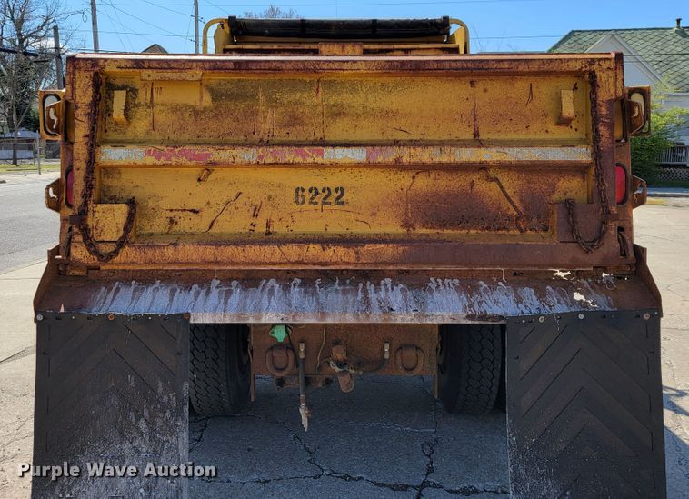 image for item JL9626 2000 International 4900  dump truck