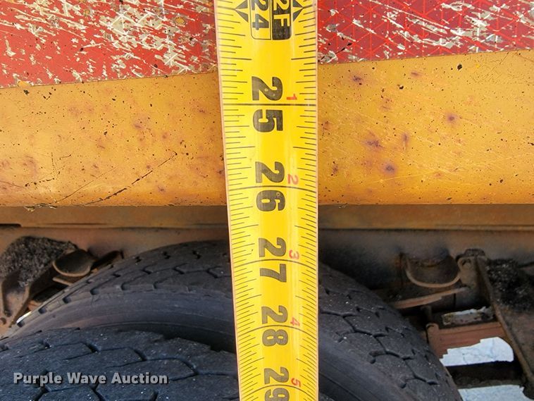 image for item JL9626 2000 International 4900  dump truck