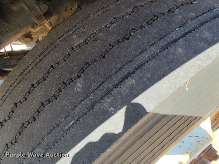 image for item JL9626 2000 International 4900  dump truck