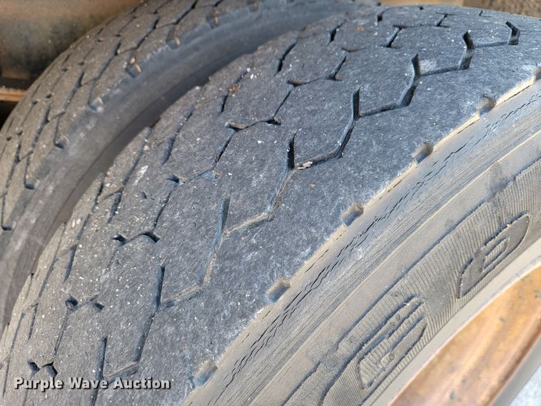 image for item JL9626 2000 International 4900  dump truck