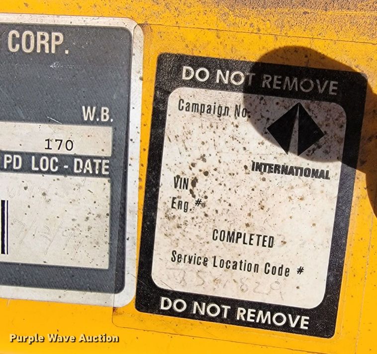 image for item JL9626 2000 International 4900  dump truck