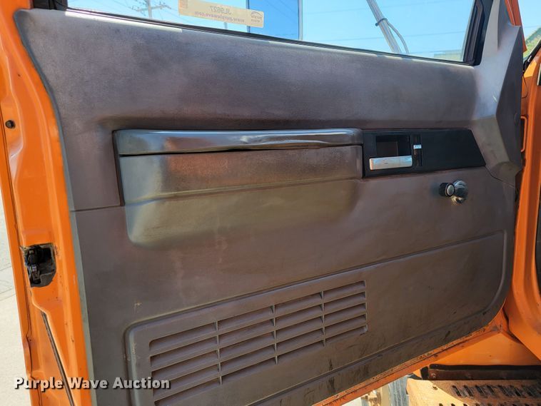 image for item JL9627 1999 Chevrolet C7H042  dump truck