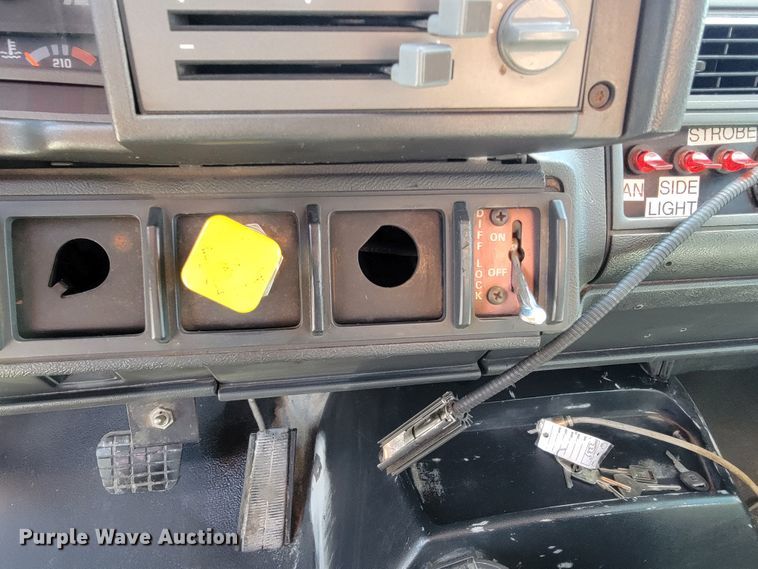 image for item JL9627 1999 Chevrolet C7H042  dump truck