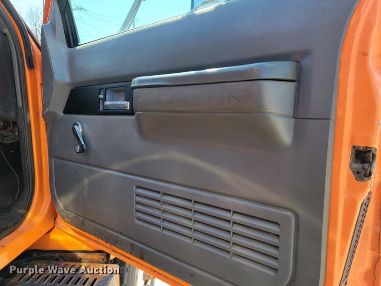 image for item JL9627 1999 Chevrolet C7H042  dump truck