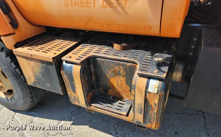 image for item JL9627 1999 Chevrolet C7H042  dump truck