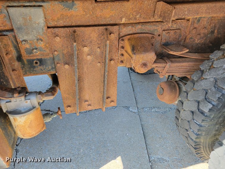image for item JL9627 1999 Chevrolet C7H042  dump truck