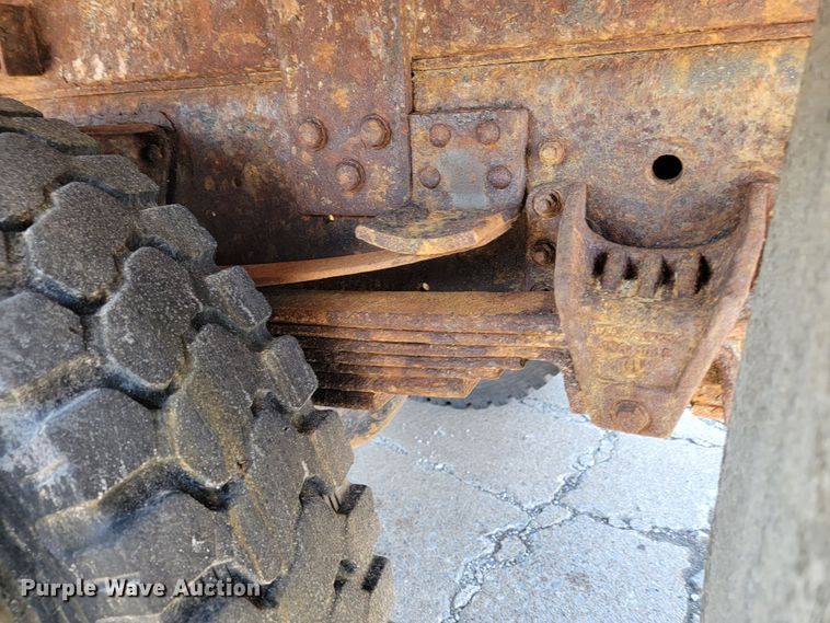 image for item JL9627 1999 Chevrolet C7H042  dump truck