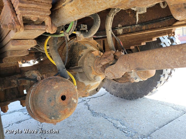 image for item JL9627 1999 Chevrolet C7H042  dump truck