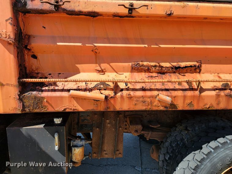 image for item JL9627 1999 Chevrolet C7H042  dump truck